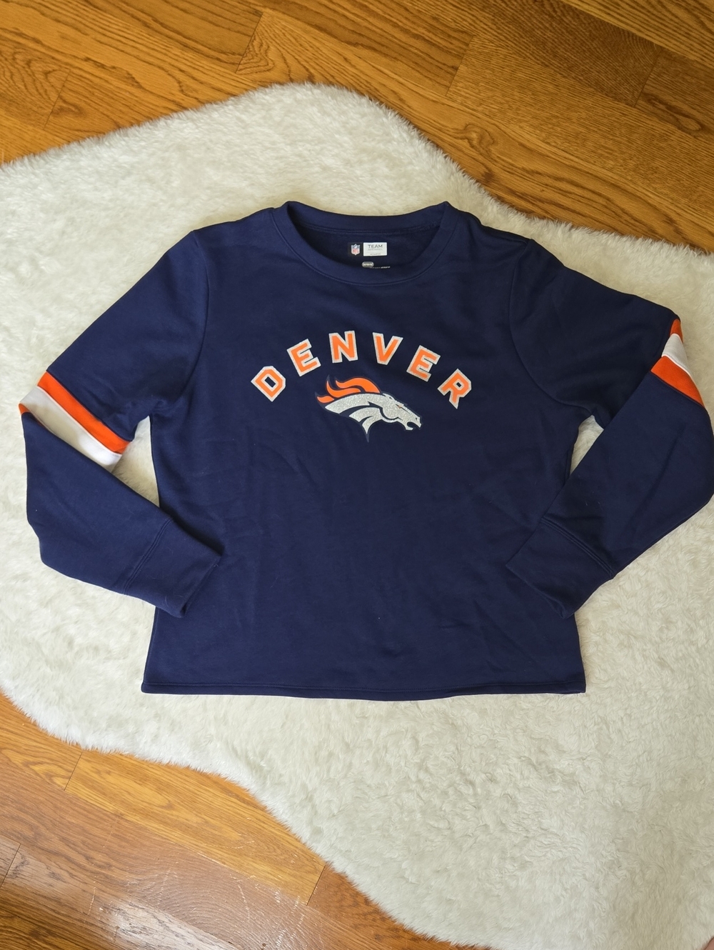 NFL Team Denver Broncos Crewneck Sweatshirt, Womens Size Medium